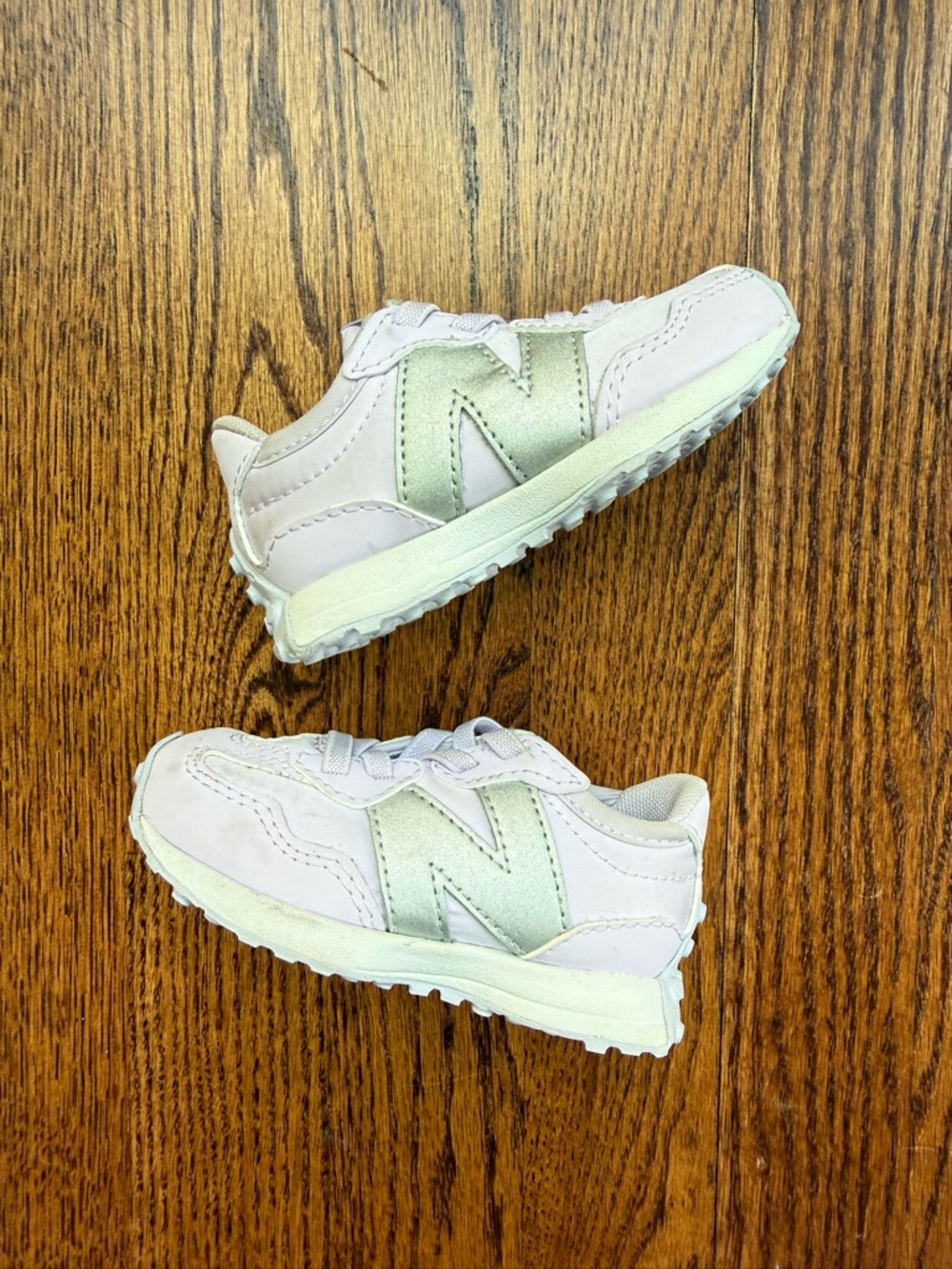 New Balance 327 Astral Glow-Silver Sneakers Sz 5